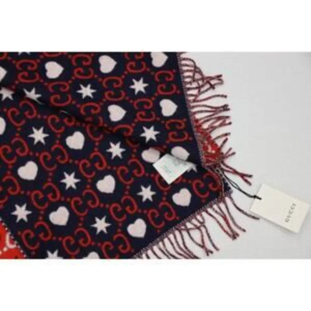 NWT Authentic Gucci GG Hearts Scarf in Red